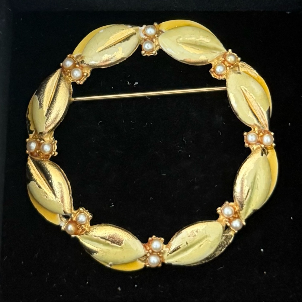 R. Mandel Vintage Rare Gold Brooch with Pearl Accents
